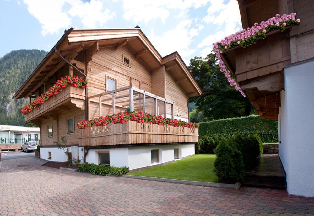 Chalet - Appartements Julitta Mayrhofen Ngoại thất bức ảnh